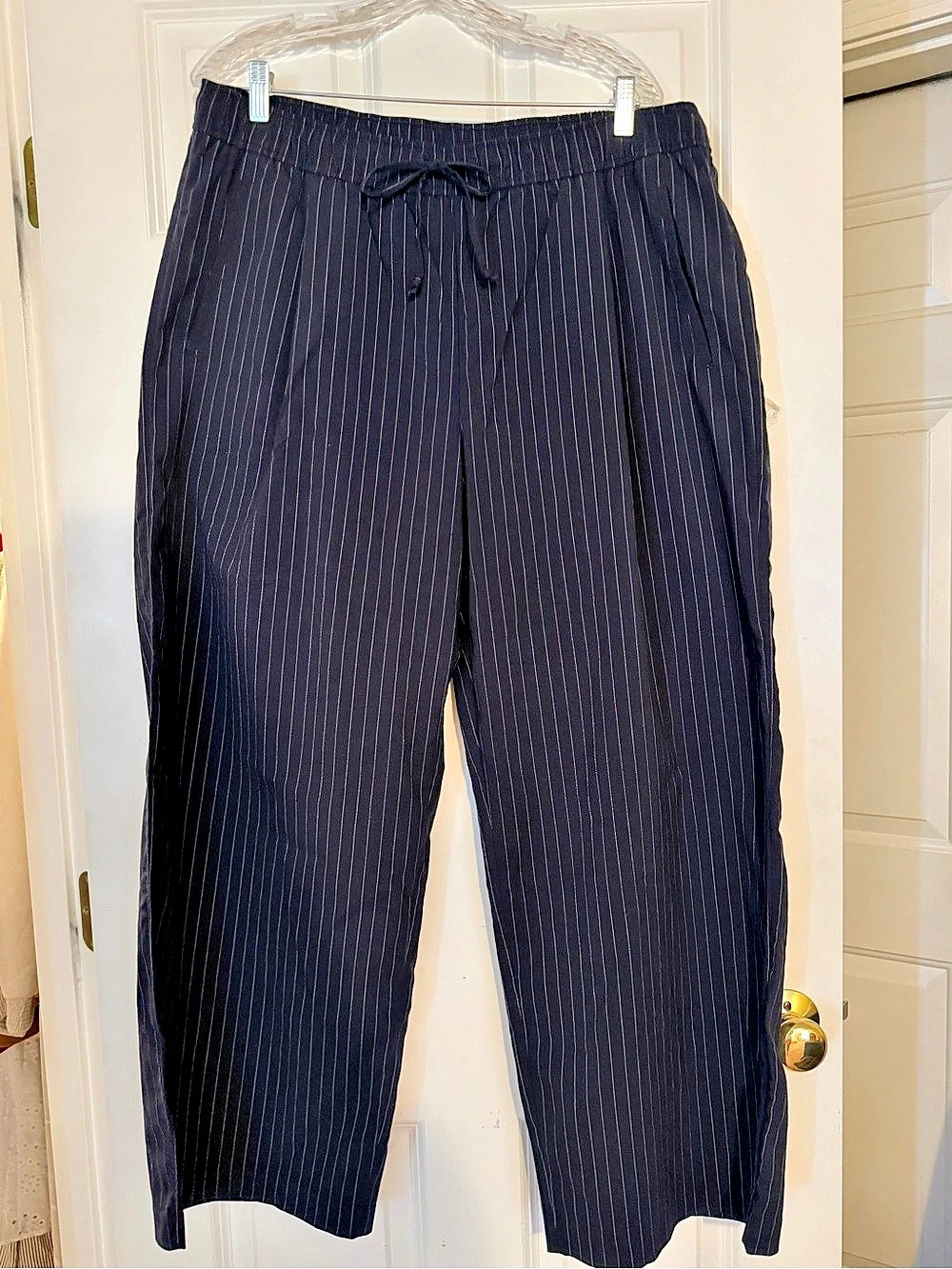 Old Navy Women’s Wide Leg Pull On Pinstriped Pants Size XL Like New
